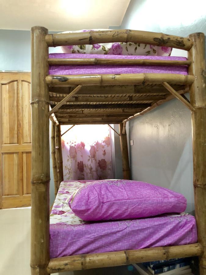 Lionfish Backpackers Malapascua (Adults Only) Hostel Ngoại thất bức ảnh