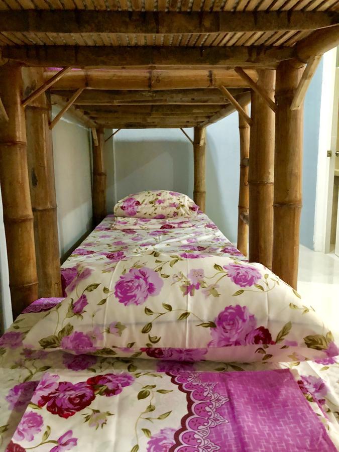 Lionfish Backpackers Malapascua (Adults Only) Hostel Ngoại thất bức ảnh