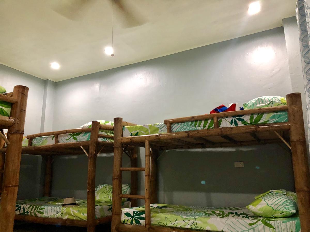 Lionfish Backpackers Malapascua (Adults Only) Hostel Ngoại thất bức ảnh