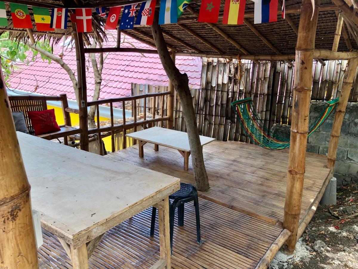 Lionfish Backpackers Malapascua (Adults Only) Hostel Ngoại thất bức ảnh